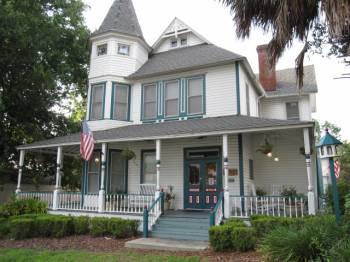 7 Bedroom Victorian Mansion to be auctioned in Ocala, FL on 10/3 at Noon.